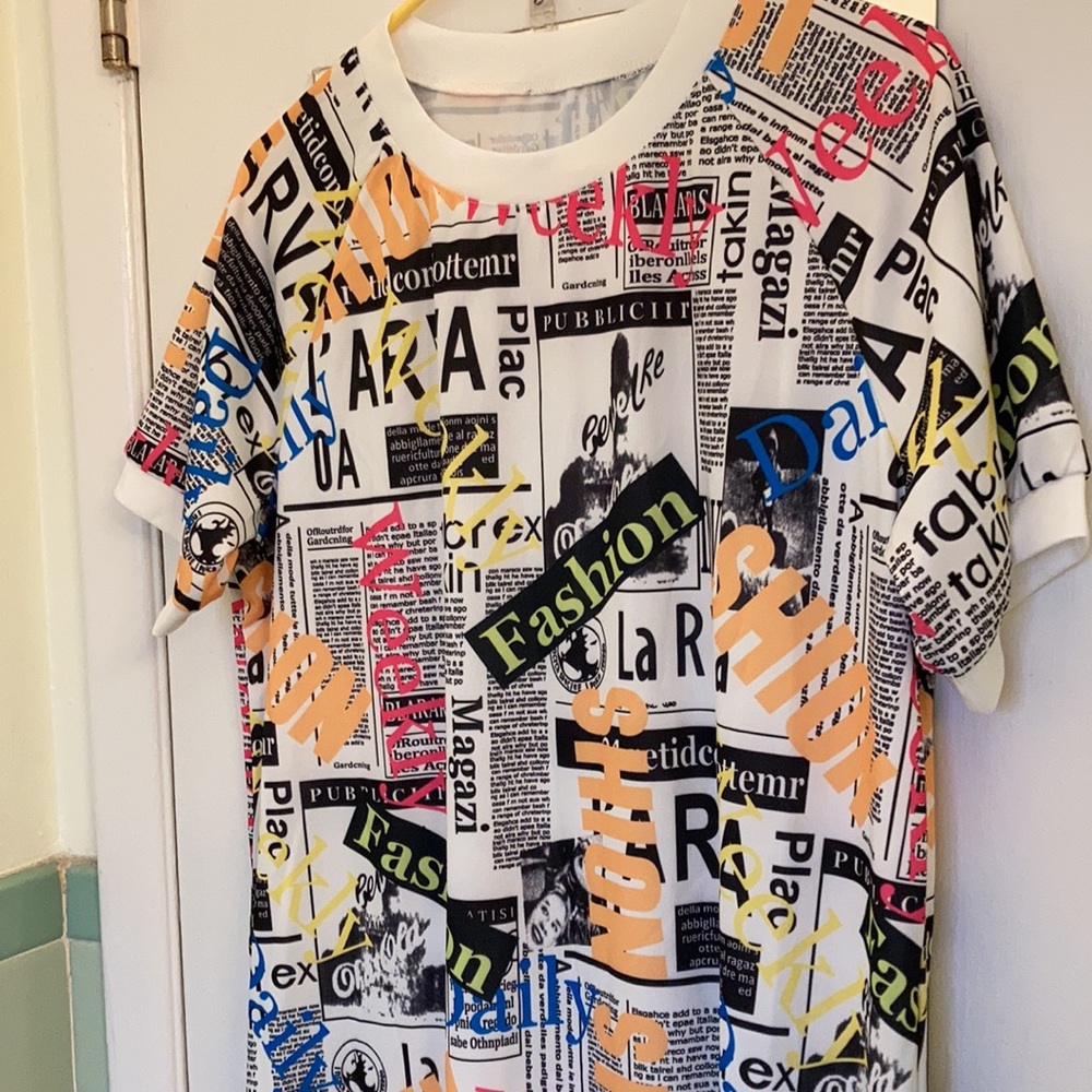NEW newspaper print T-shirt dress, size L - Picture 3 of 4
